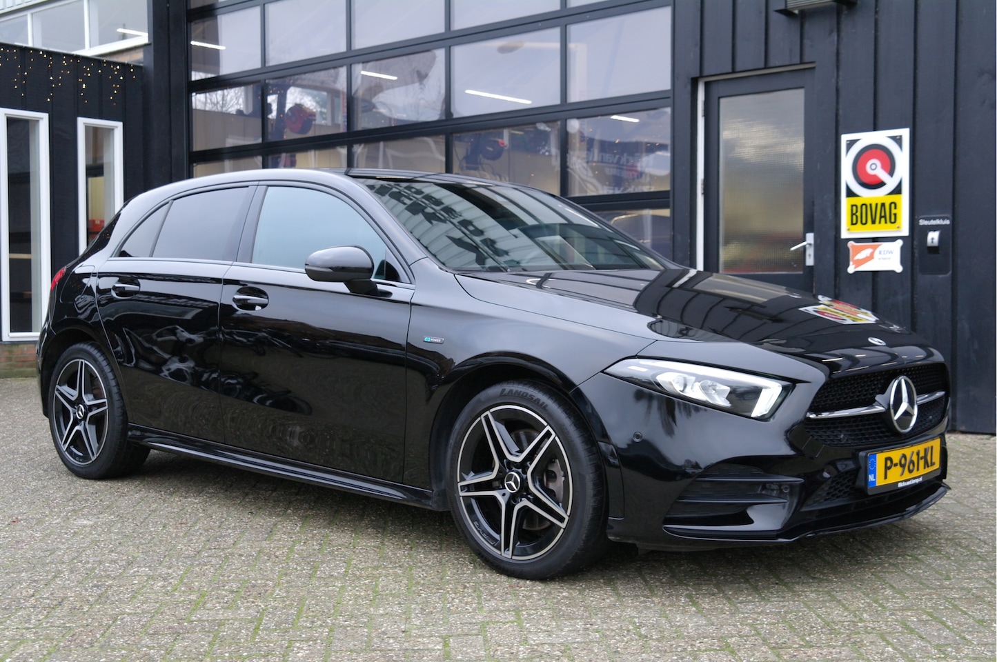 Mercedes-Benz A-klasse - 250 e Premium Plus | AMG Line | Sfeer | CarPlay | Led - AutoWereld.nl