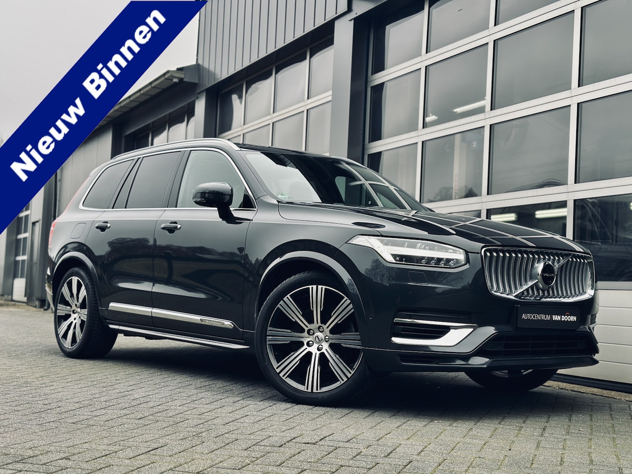 Volvo XC90 - 2.0 T8 Twin Engine AWD Inscription | Panodak | Luchtvering | Trekhaak | Bower & Wilkins | - AutoWereld.nl