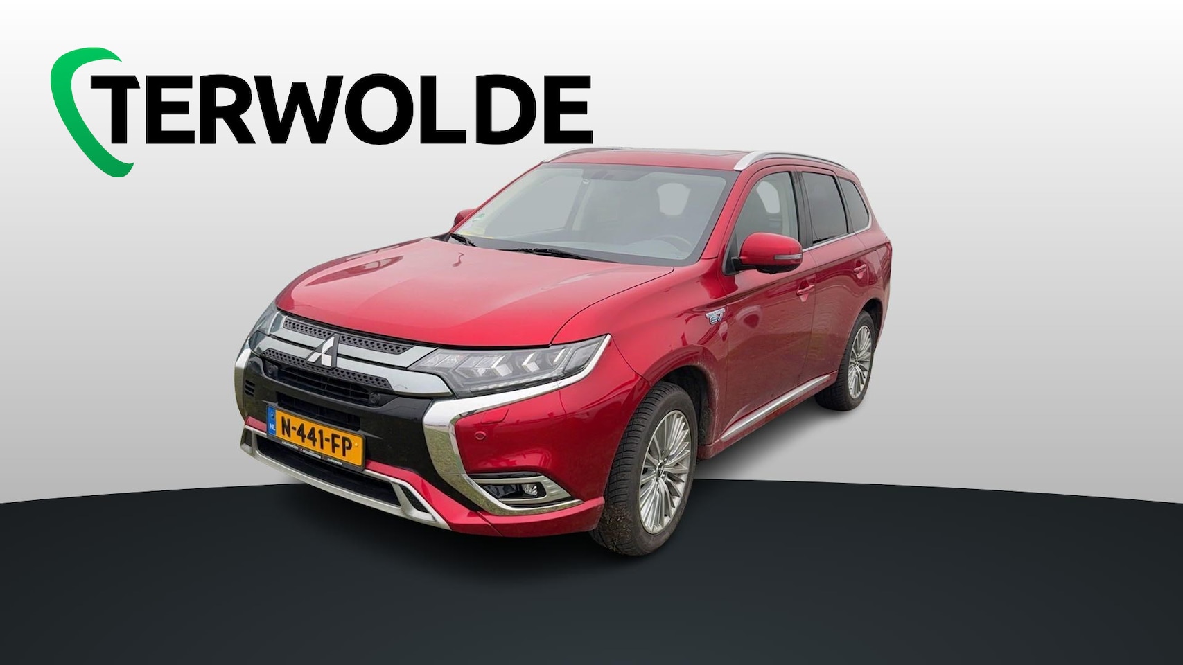 Mitsubishi Outlander - 2.4 PHEV Intense+ | Schuif-/kanteldak | Trekhaak | Half leder | - AutoWereld.nl