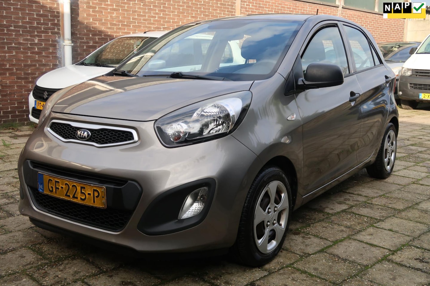 Kia Picanto - 1.0 CVVT ComfortLine 1.0 CVVT ComfortLine - AutoWereld.nl
