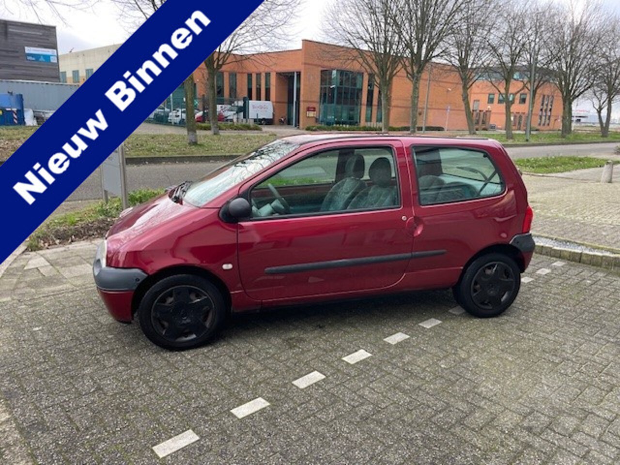 Renault Twingo - 1.2 Emotion RADIO / GARANTIE / CD SPELER - AIRCO - APK TM 27/03/2026 AIRCO - EL. RAMEN BEL - AutoWereld.nl