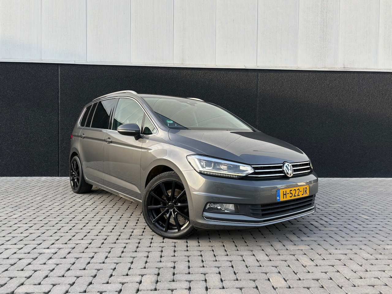 Volkswagen Touran - 2.0 TDI Highline - 7 persoons - euro 6 - ACC - zeer mooi - AutoWereld.nl