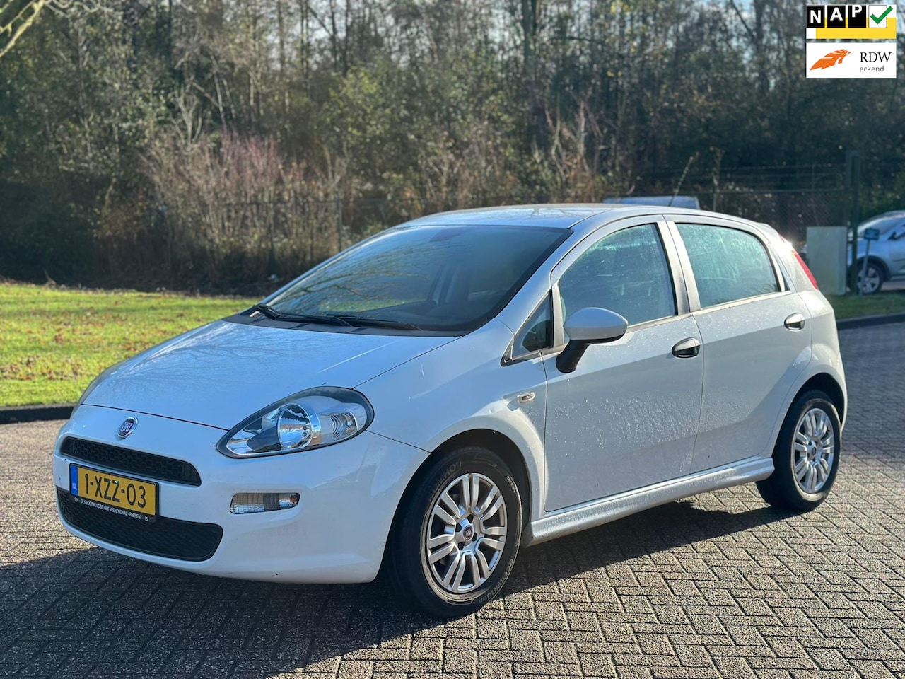 Fiat Punto Evo - 0.9 TwinAir Street/AIRCO/CRUISE/PARKEERSENS ACHTER - AutoWereld.nl