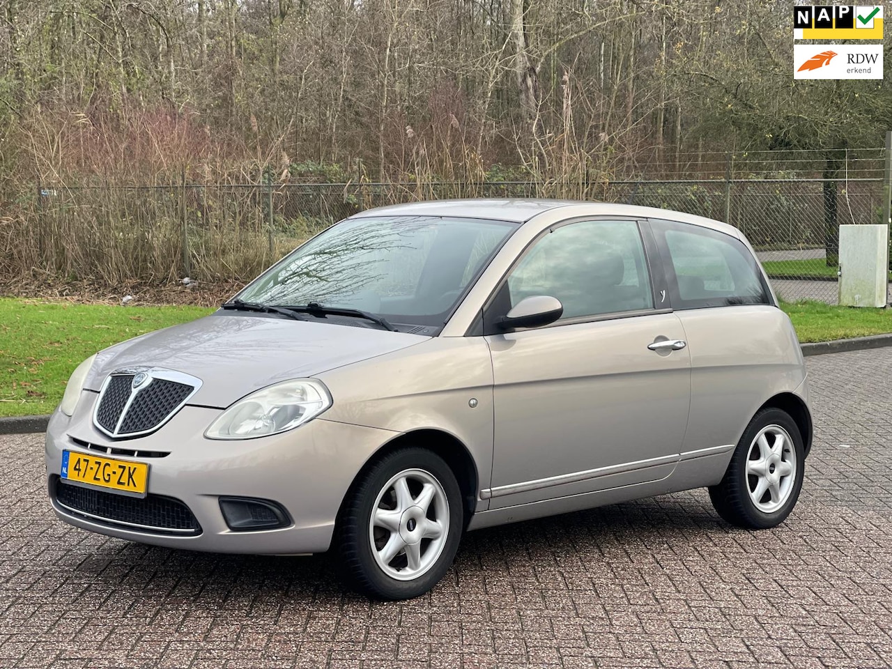 Lancia Y(psilon) - Ypsilon 1.2 Oro/AIRCO/ELECRAMEN VOOR/TREKHAAK - AutoWereld.nl