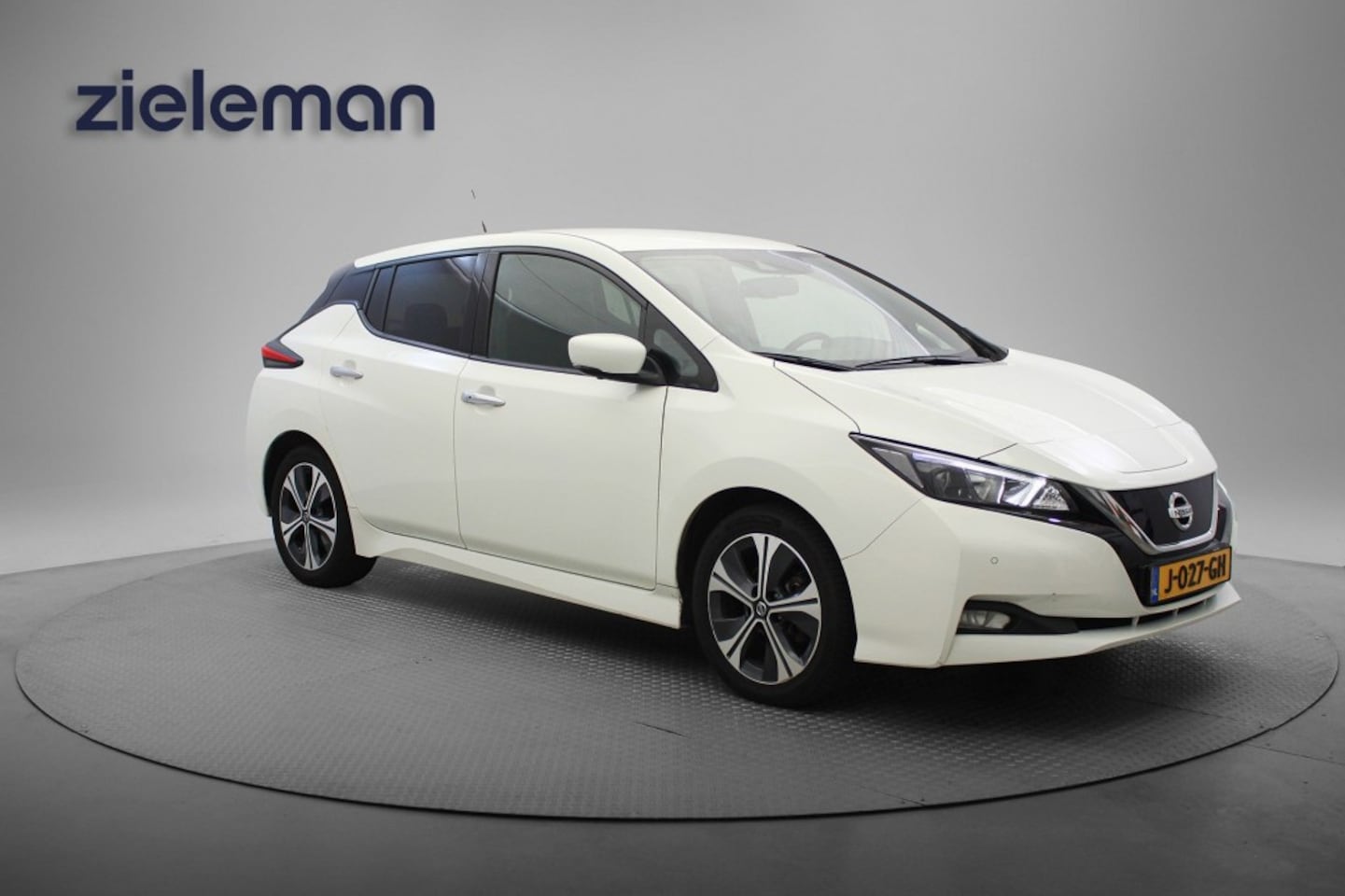 Nissan LEAF - N-Connecta 40 kWh - Carplay, Navi, Camera, Cruise, Stoelverw. - AutoWereld.nl