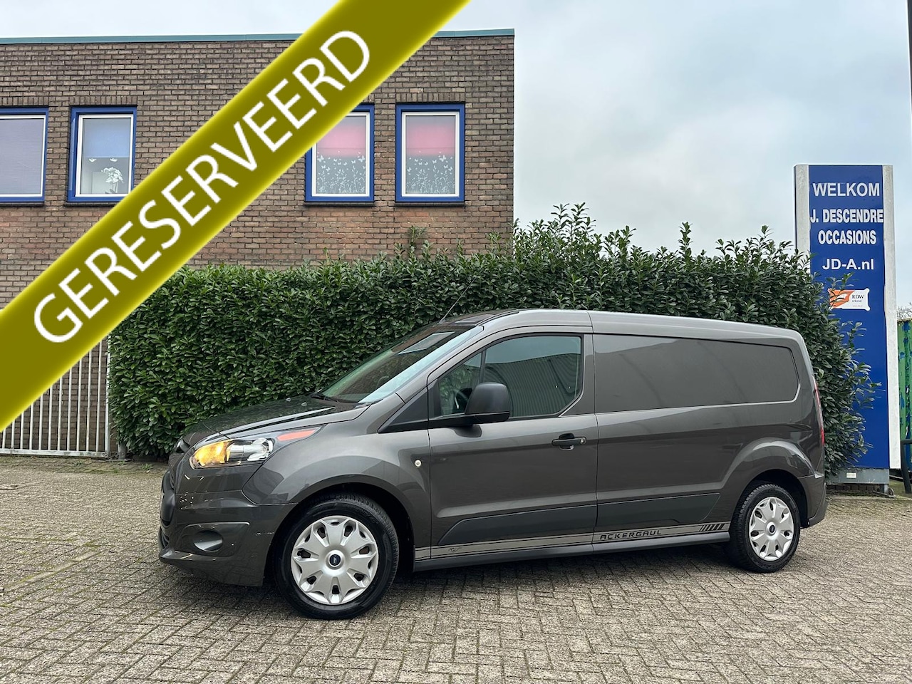 Ford Transit Connect - 1.0 Ecoboost L2 Ambiente Airco, Stoelverw, Trekhaak,3 persoons!!!! - AutoWereld.nl