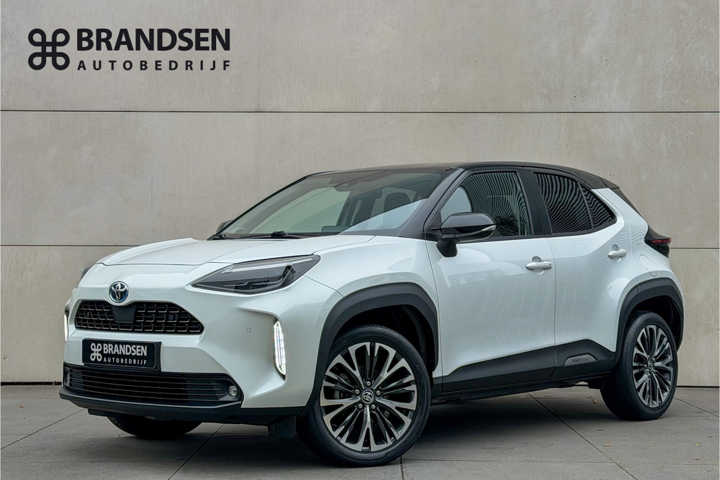 Toyota Yaris Cross - 1.5 Hybrid Executive ACC-Camera-Navi-18"-Keyless - AutoWereld.nl