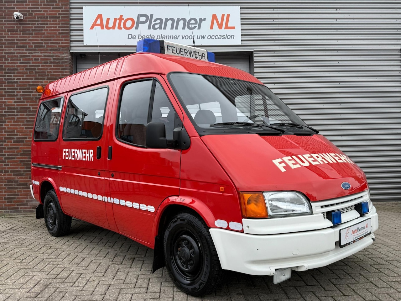 Ford Transit - 2.0 Benzine! Ex-Brandweer! 8-Persoons! - AutoWereld.nl