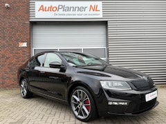 Skoda Octavia - 2.0 TSI RS 230PK Clima Leder Navi Xenon
