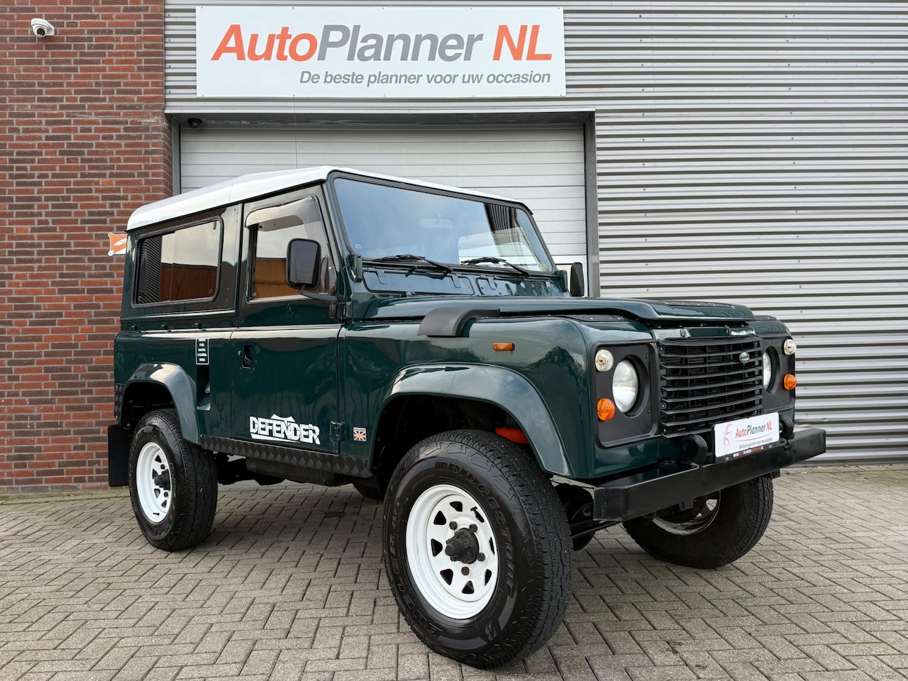 Land Rover Defender - 2.5 90''! Belastingvrij! 3-Zitter! - AutoWereld.nl