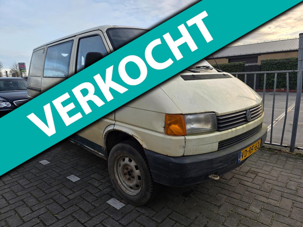 Volkswagen Transporter - 2.4 D dubbel cabine *apk:02-2027* - AutoWereld.nl