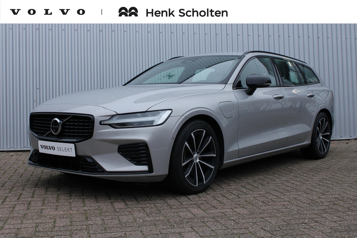 Volvo V60 - 2.0 T6 Plug-in hybrid AWD Plus Dark | Trekhaak | Premium audio by Harman Kardon | Apple ca - AutoWereld.nl