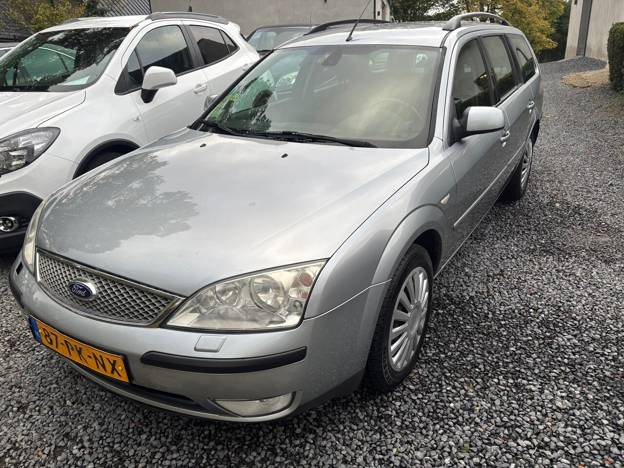 Ford Mondeo Wagon - 1.8-16V First Edition AIRCO KM 188138 MET NAP - AutoWereld.nl