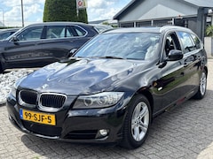 BMW 3-serie Touring - 318i Luxury Line 2011 Zwart Leer Xenon