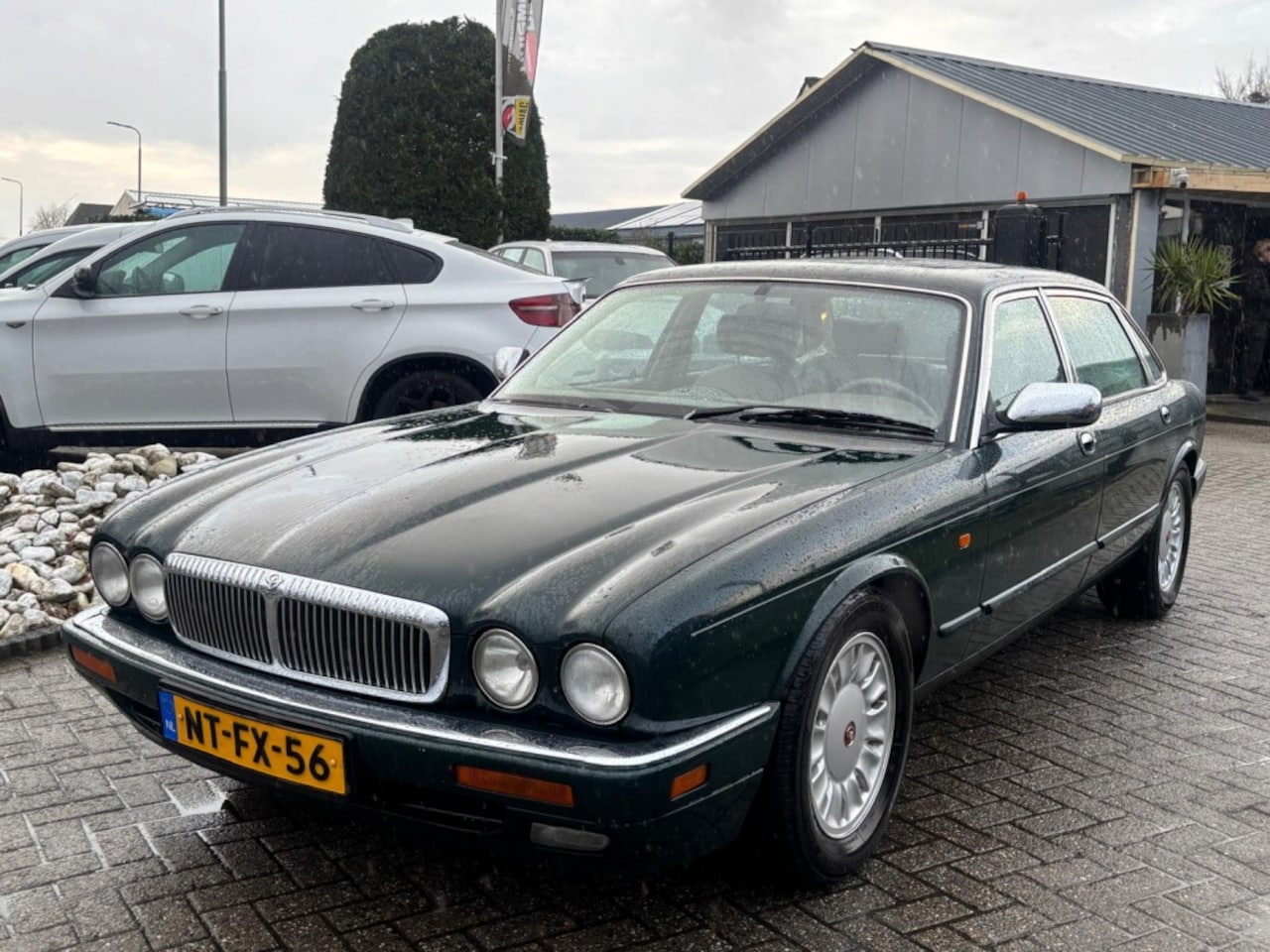 Daimler Double Six - 6.0 V12 Century 1996 4 Zits - AutoWereld.nl