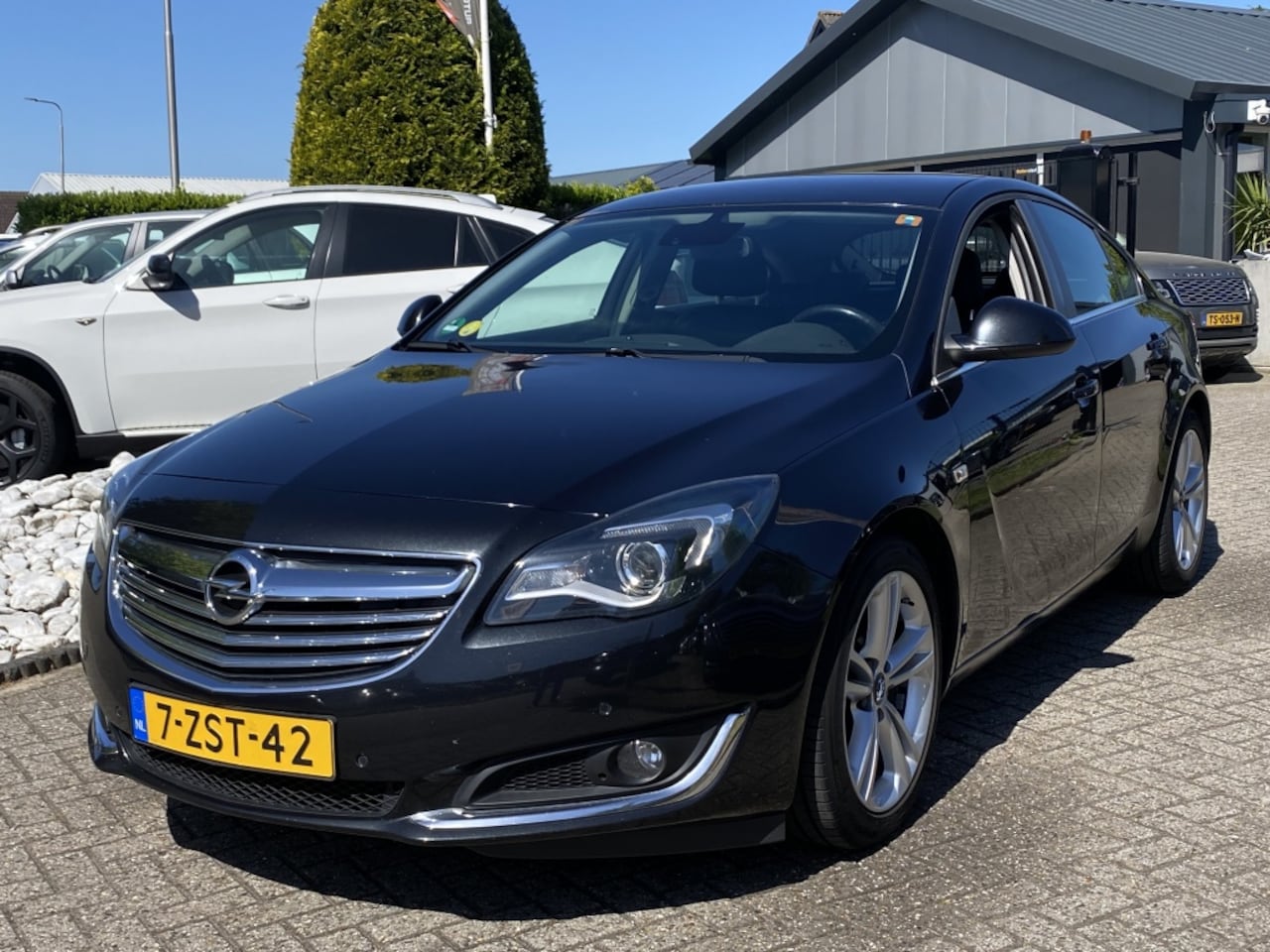 Opel Insignia - 2.0 CDTI Hatchback Zwart Leder Trekhaak - AutoWereld.nl