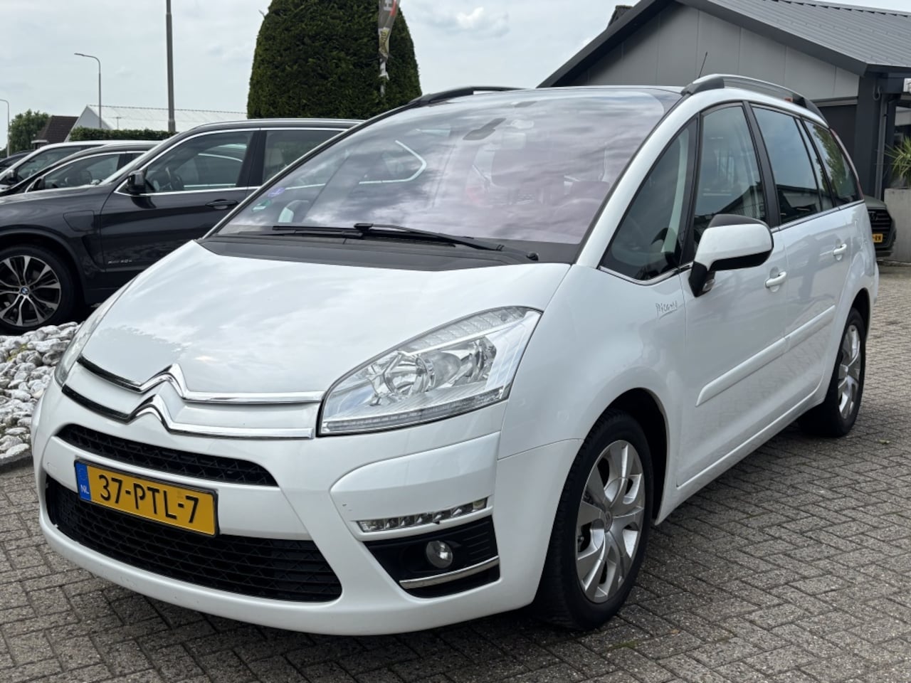 Citroën Grand C4 Picasso - 1.6 Benzine 2011 7-Persoons Facelift Wit - AutoWereld.nl