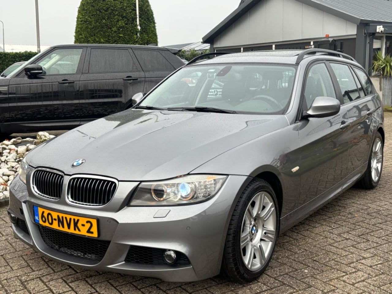 BMW 3-serie Touring - 318i Automaat 2010 M-Pakket Pano Youngtimer - AutoWereld.nl