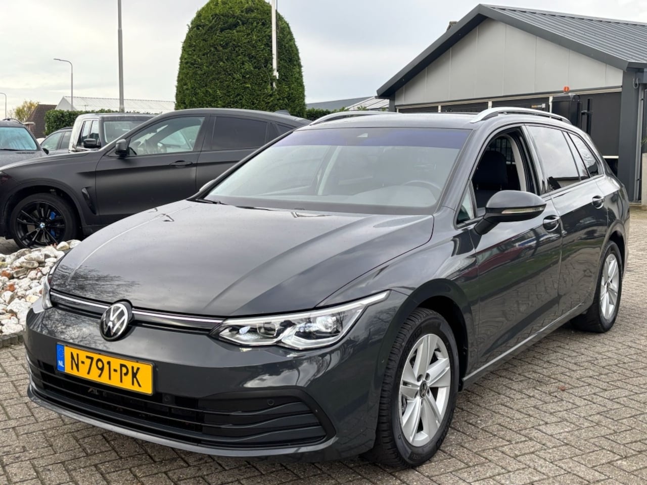 Volkswagen Golf Variant - 1.5 TSI Life Grijs Xenon Alcantara 2021 Virtual Dash - AutoWereld.nl