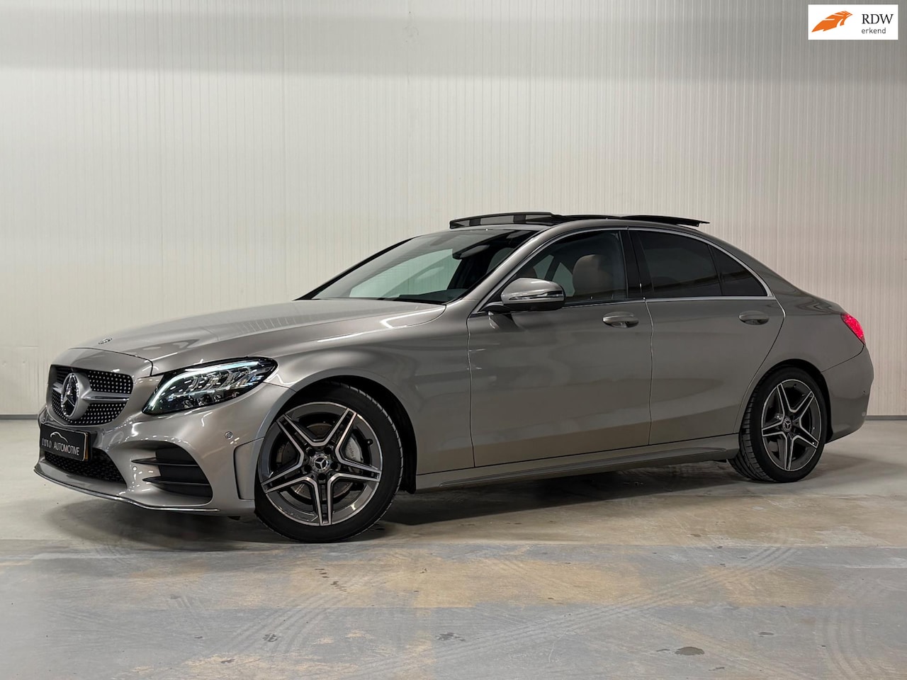 Mercedes-Benz C-klasse - 200 Premium | AMG | PANO | 360 CAMERA | LEDER | LED - AutoWereld.nl