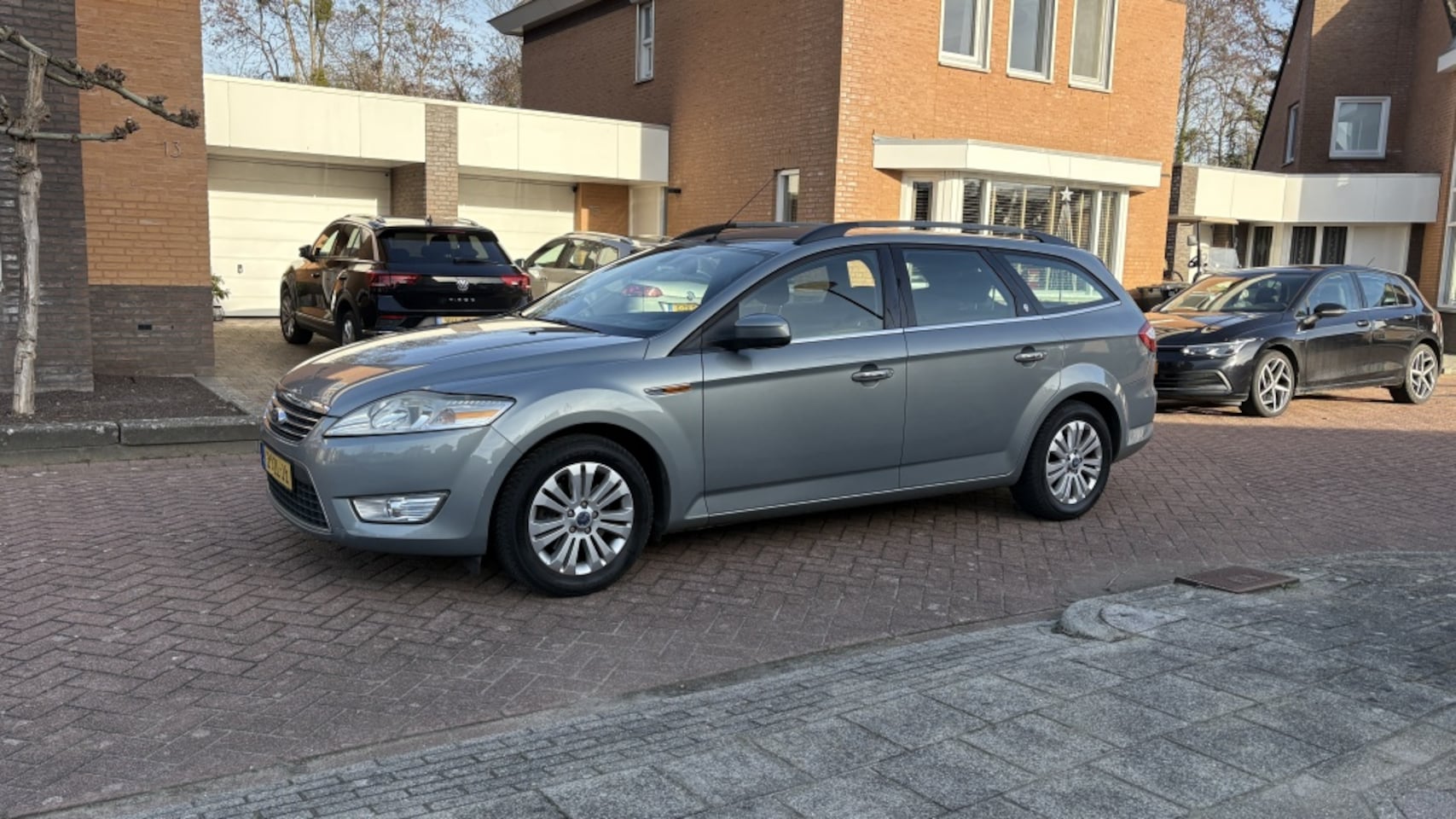 Ford Mondeo Wagon - 2.0-16V Ghia Cruise ctr I Clima I all weathers Rijdt mooi! - AutoWereld.nl
