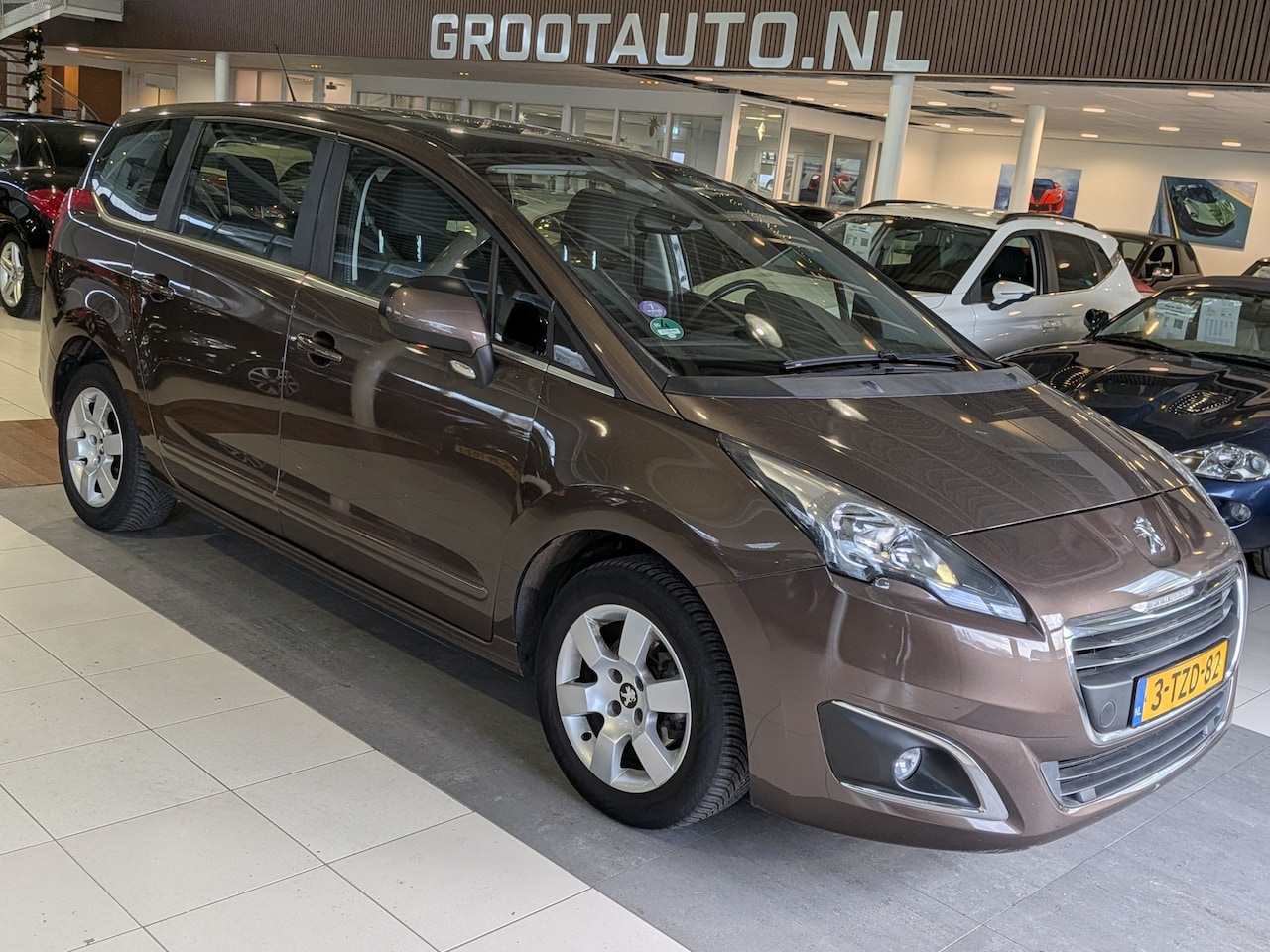 Peugeot 5008 - 1.6 VTi Active 7 persoons Panoramadak, Airco, Cruise Control, Trekhaak, Stuurbekrachtiging - AutoWereld.nl