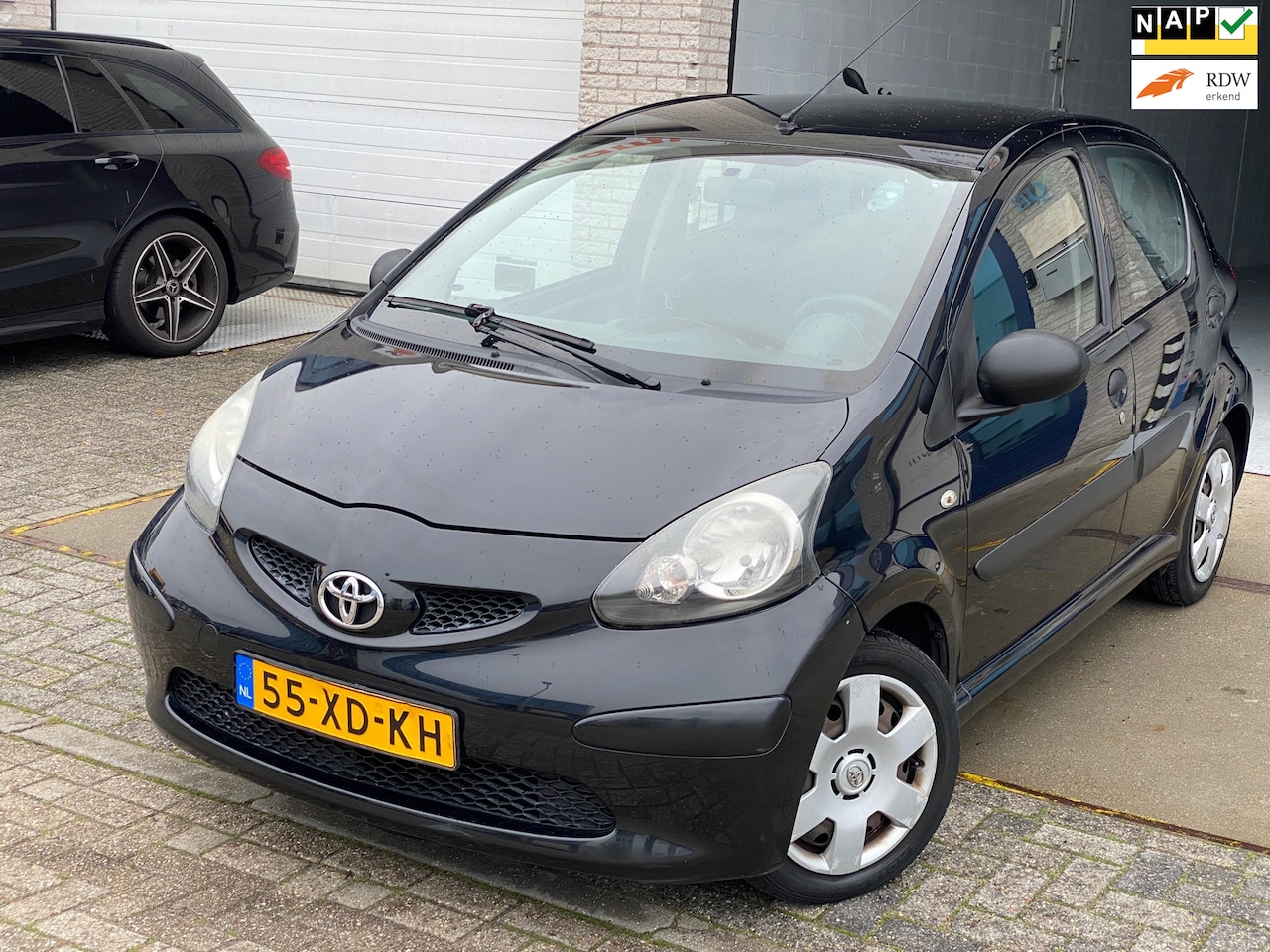 Toyota Aygo - 1.0-12V/5drs/ nap/ dealeronderhouden/ 1jaar apk/ airco/ EL-ramen/ zeer nette auto. - AutoWereld.nl