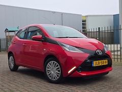 Toyota Aygo - 1.0 VVT-i x-play Airco-Cruise-Carplay-Led-Camera
