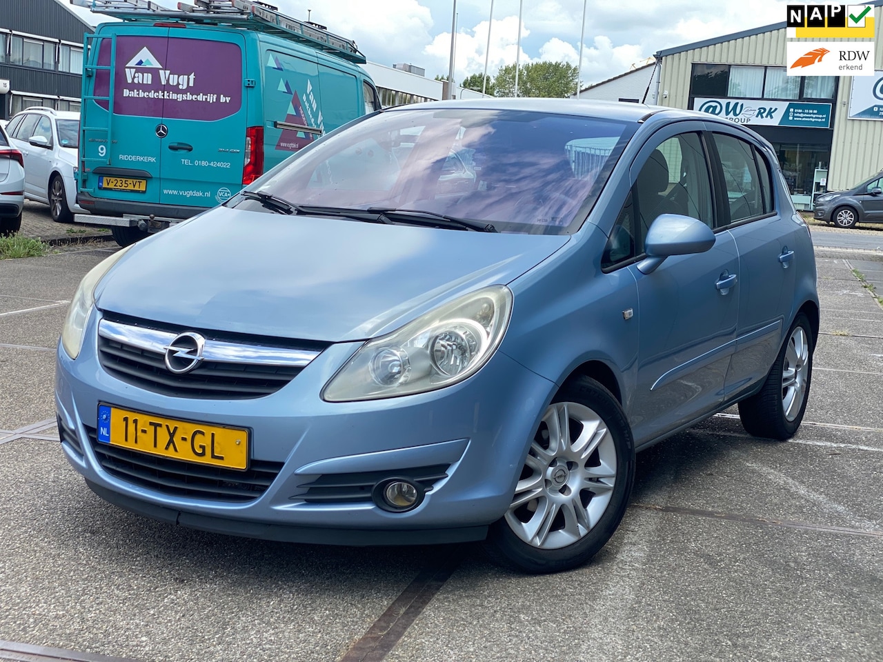 Opel Corsa - 1.4-16V Cosmo/ sport pakket/ nap/ dealeronderhouden/ 1jaar apk/ airco/ cruise control/ EL- - AutoWereld.nl