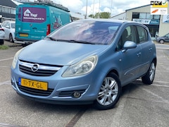 Opel Corsa - 1.4-16V Cosmo/ sport pakket/ nap/ dealeronderhouden/ 1jaar apk/ airco/ cruise control/ EL