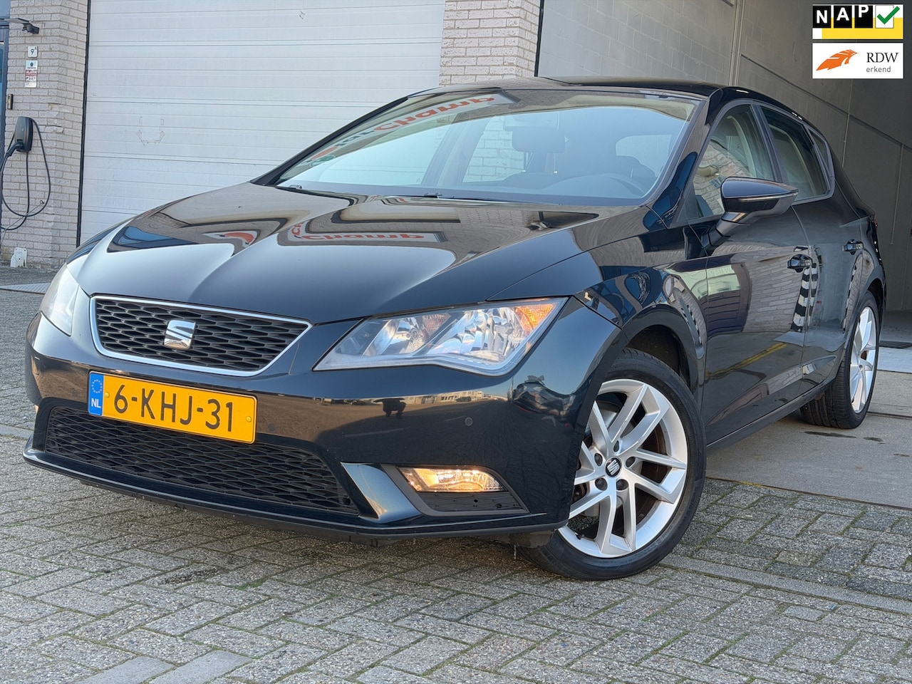 SEAT Leon - 1.4 TSI Style/ FR uitvoering/ nap/ 3e EIG/ dealeronderhouden/ 1jaar apk/ airco/ navi/ pdc/ - AutoWereld.nl