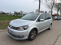 Volkswagen Touran - 1.2 TSI Highline BlueMotion 7p./ 130.00 Km/ lichte schade