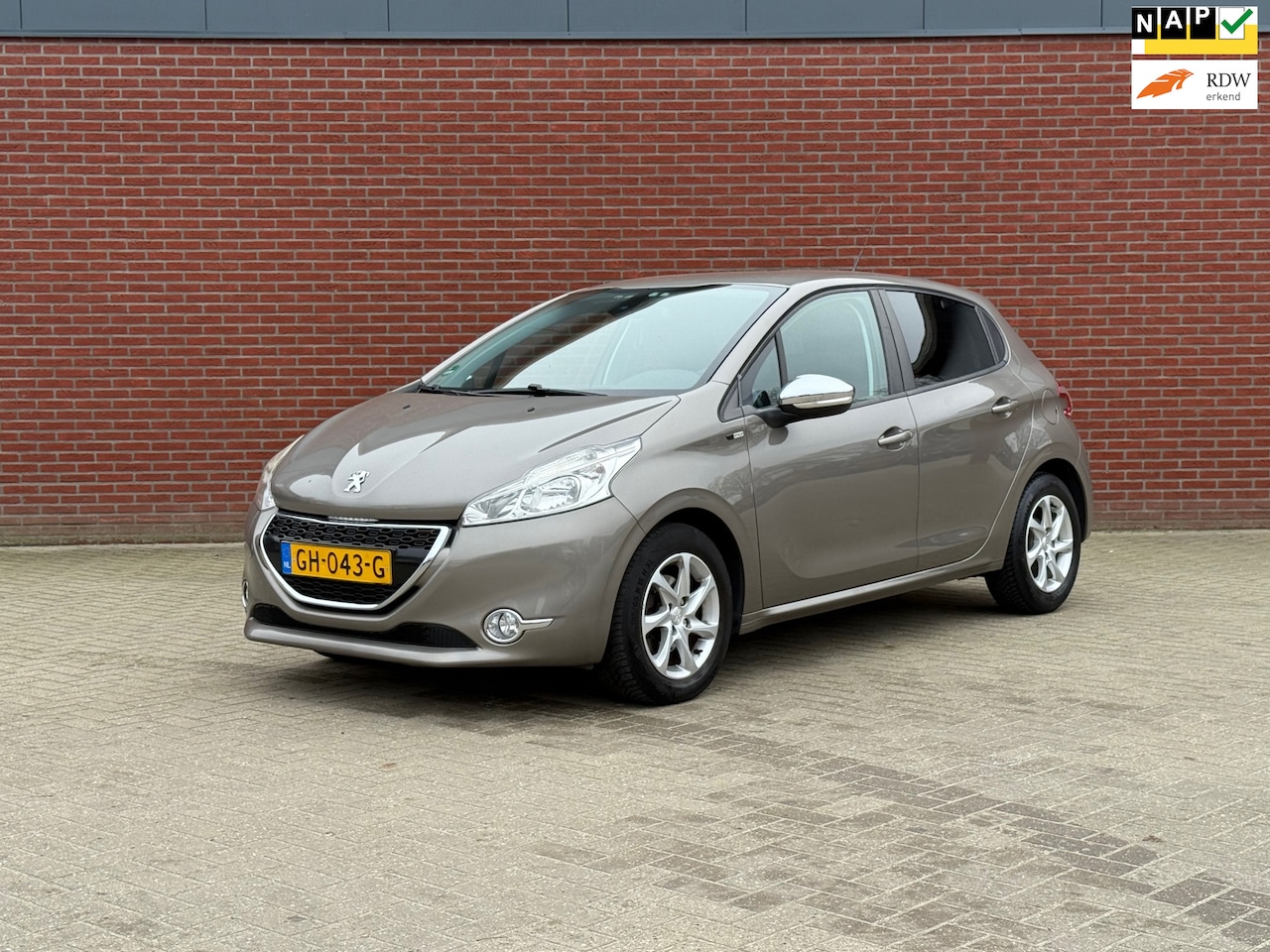 Peugeot 208 - 1.2 Style Pack Nap / Airco / Cruise / Elektrische ramen / - AutoWereld.nl
