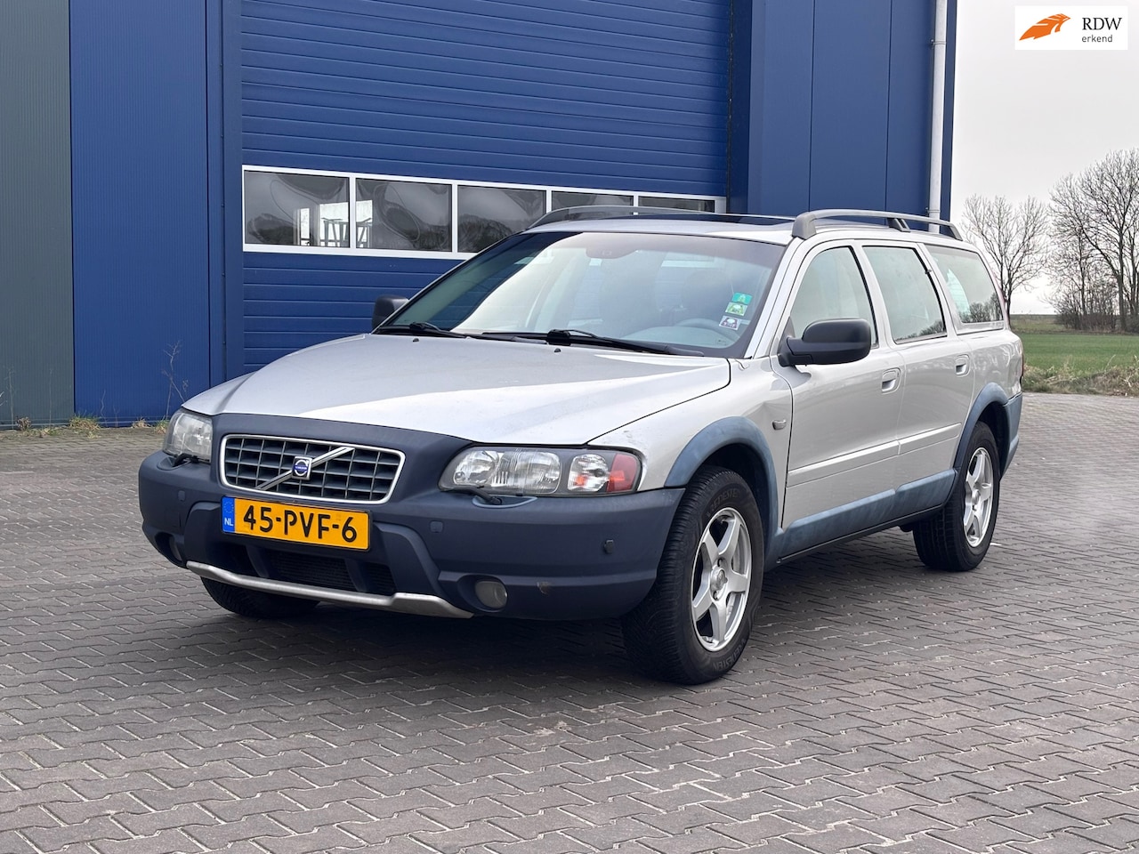 Volvo XC70 - 2.5 T Geartronic | Automaat + Cruise + Pano Nu € 999,-!!! - AutoWereld.nl