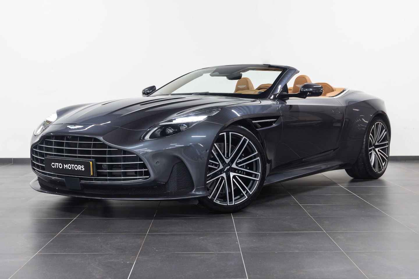 Aston Martin DB12 Volante - AutoWereld.nl