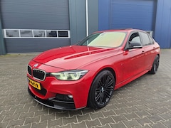 BMW 3-serie - 318i Edition M Sport Shadow High Executive