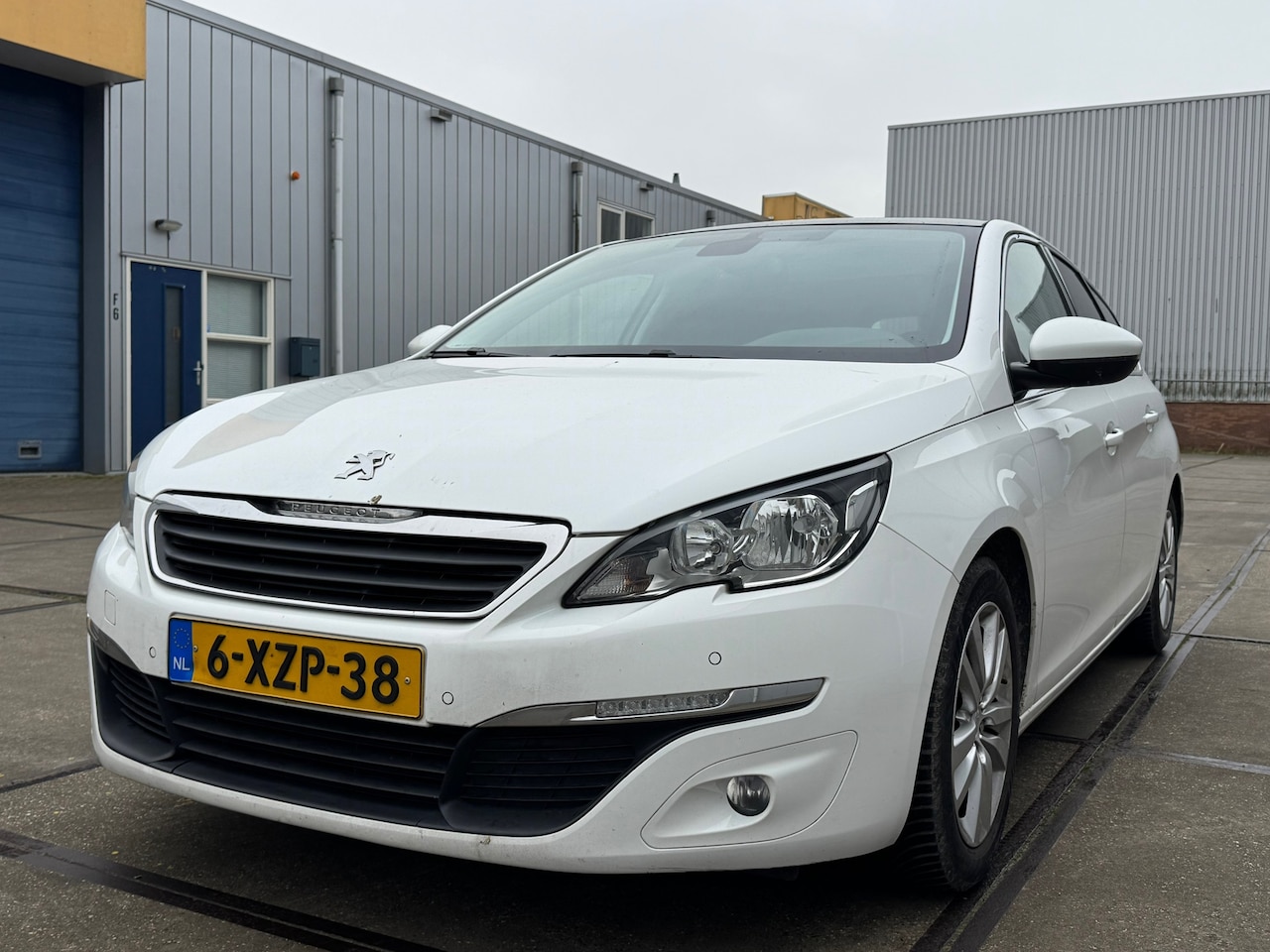 Peugeot 308 SW - 1.6 BlueHDI Blue Lease Limited 1.6 BlueHDI Blue Lease Limited - AutoWereld.nl
