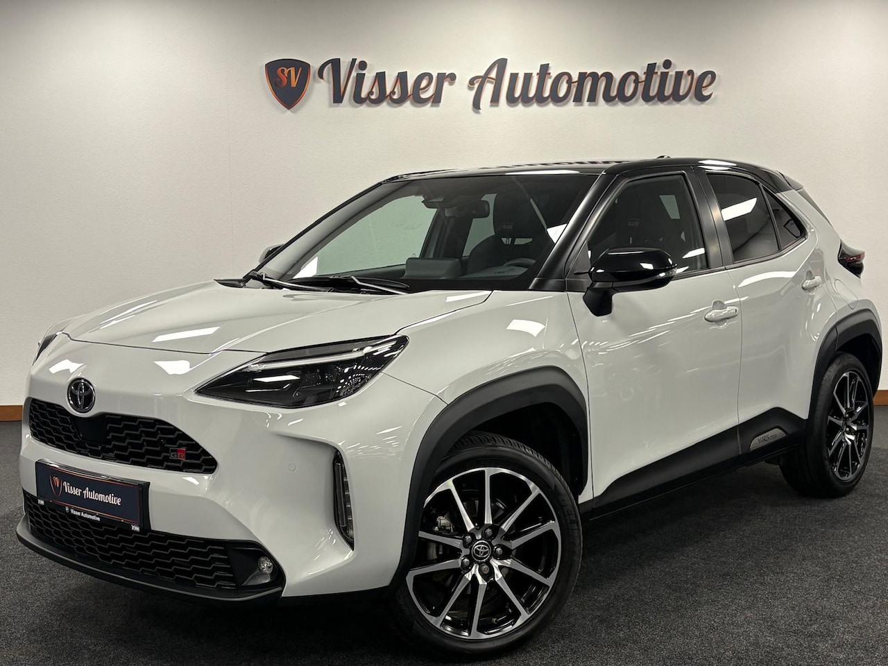 Toyota Yaris Cross - 1.5 Hybrid GR Sport*Pano*Head-up*Camera*Stoelverwarming*Leder*Cruise-Control*PDC*Xenon* - AutoWereld.nl