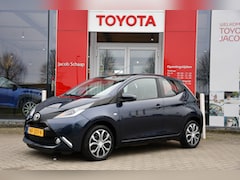 Toyota Aygo - 1.0 VVT-i x-play 5-deurs 69pk | Airco | Achteruitrijcamera | Centrale vergrendeling |
