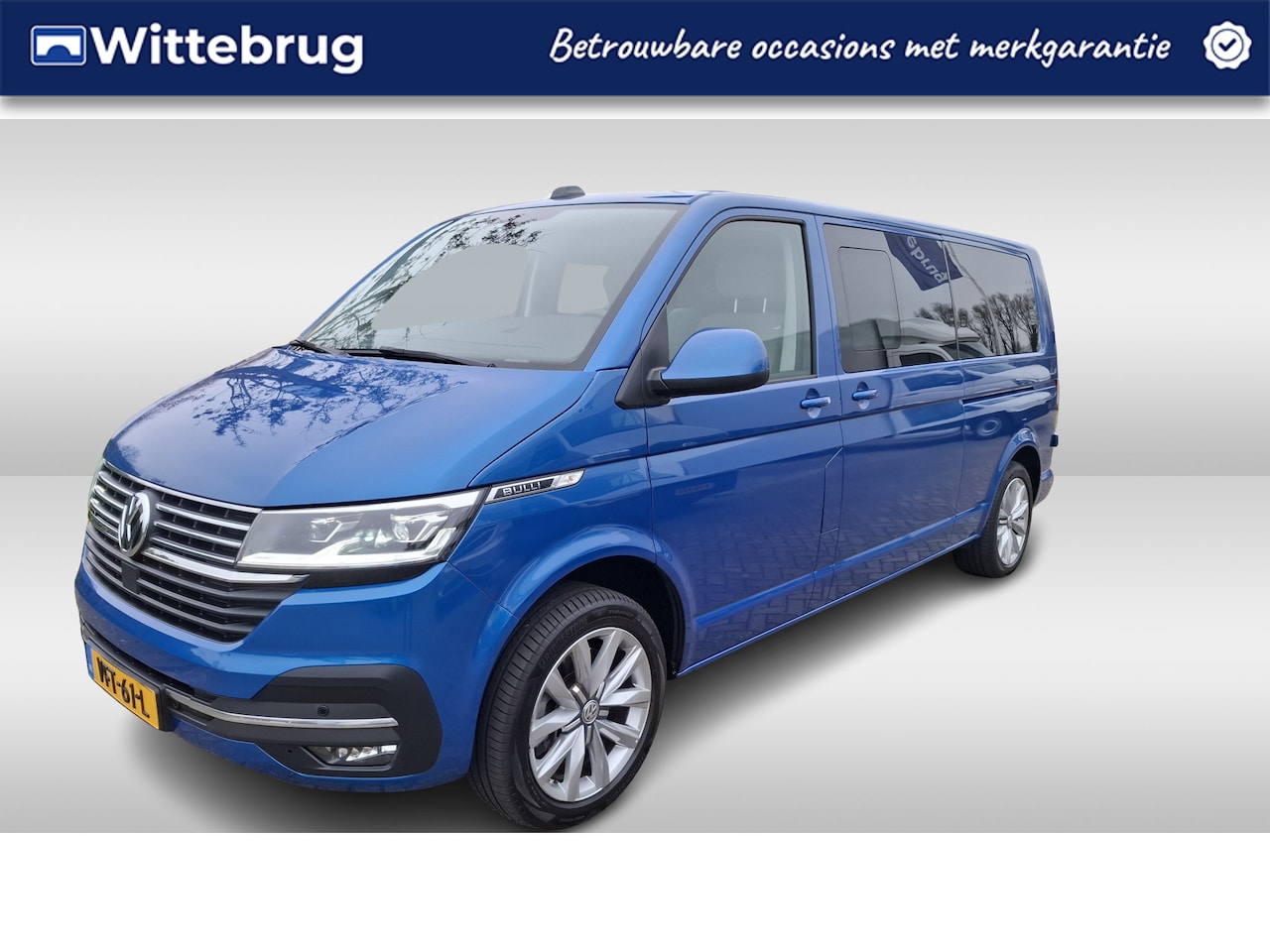Volkswagen Transporter - 2.0 TDI L2H1 31 DC 4Motion Bulli *LED* Leder / Adapt. Cruise / Carplay / Camera / Trekhaak - AutoWereld.nl