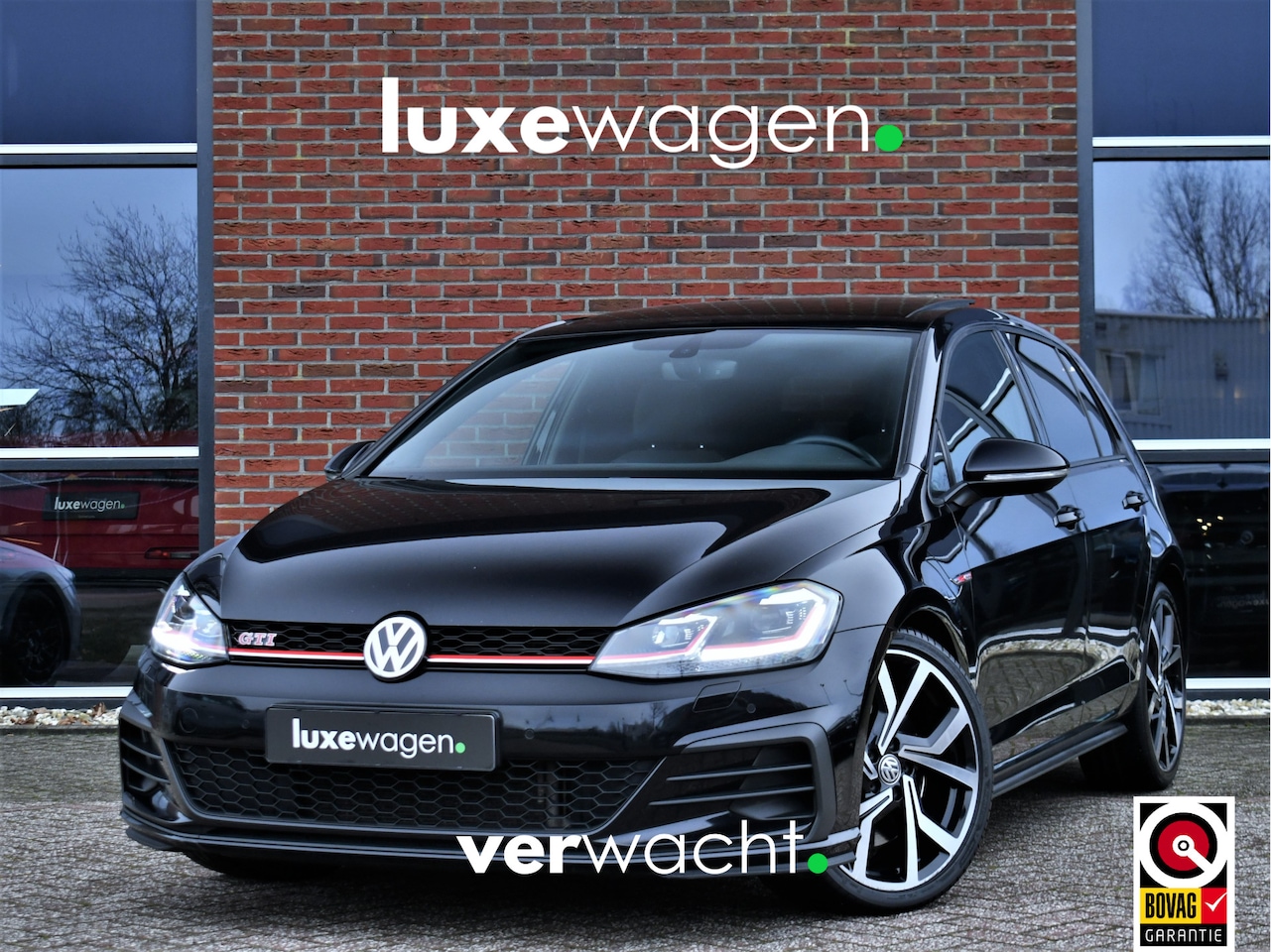 Volkswagen Golf - 2.0 TSI GTI Performance Pano ACC 19inch Keyless Alcantara - AutoWereld.nl