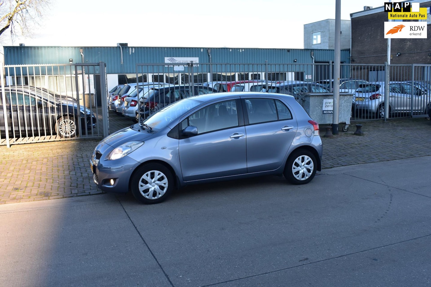 Toyota Yaris - 1.3 VVT-i Aspiration 1.3 VVTi Aspiration - AutoWereld.nl