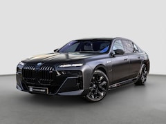 BMW 7-serie - M760e xDrive - Frozen Deep Grey - Lounge & Entertainment - Bowers & Wilkins - Aut. Doors