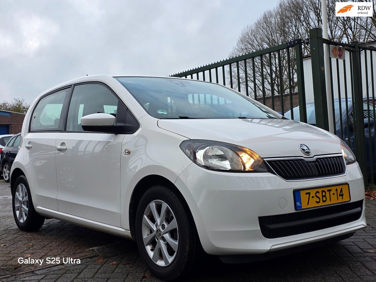 Skoda Citigo - 1.0 Greentech Sprint Zeer netjes airco cruis control elektrische ramen cv op afs - AutoWereld.nl
