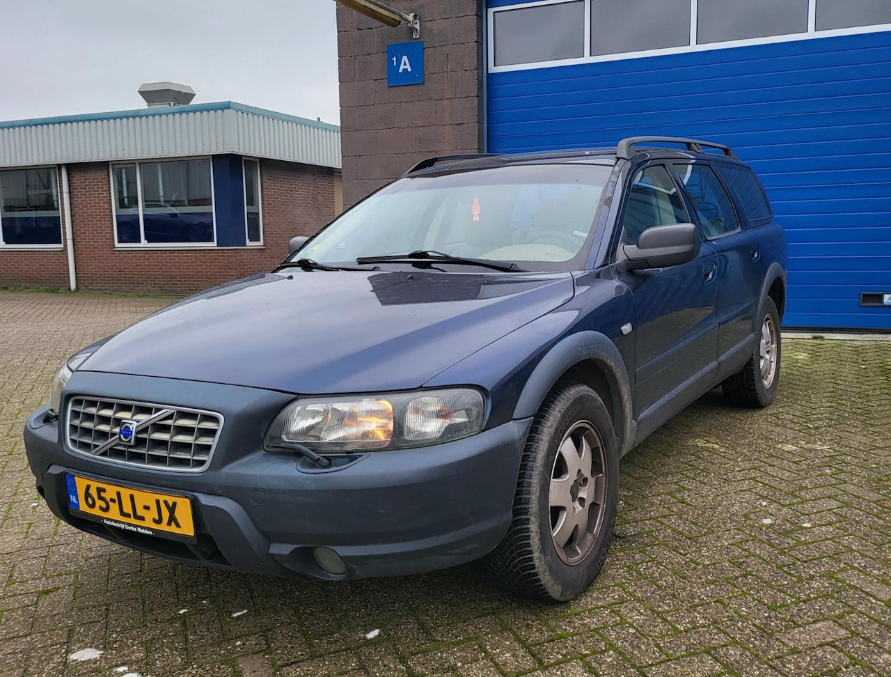 Volvo XC70 - 2.5 T Geartronic Comfort Line EXPORT - AutoWereld.nl