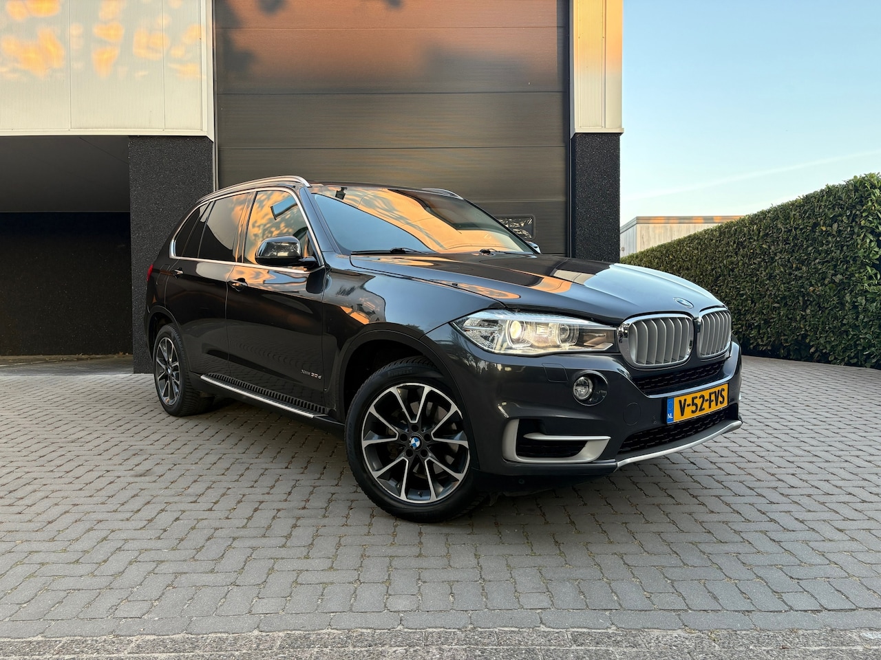 BMW X5 - XDrive30d - grijs kenteken - Euro 6 - Trekhaak - Leder - AutoWereld.nl