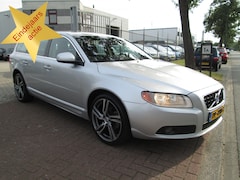Volvo V70 - 2.0 T5 Kinetic Automaat 103.000km Airco/ECC, Leder