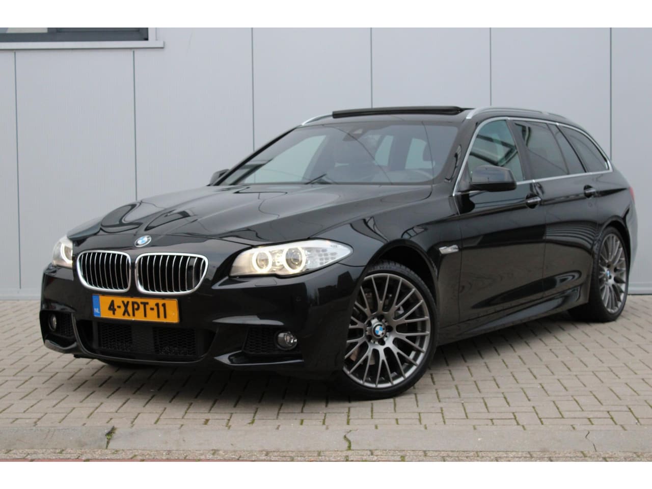 BMW 5-serie Touring - 535xi INDIVIDUAL I PANO I ACC I SOFTCLOSE I TREKHAAK I LED I HEADUP I - AutoWereld.nl