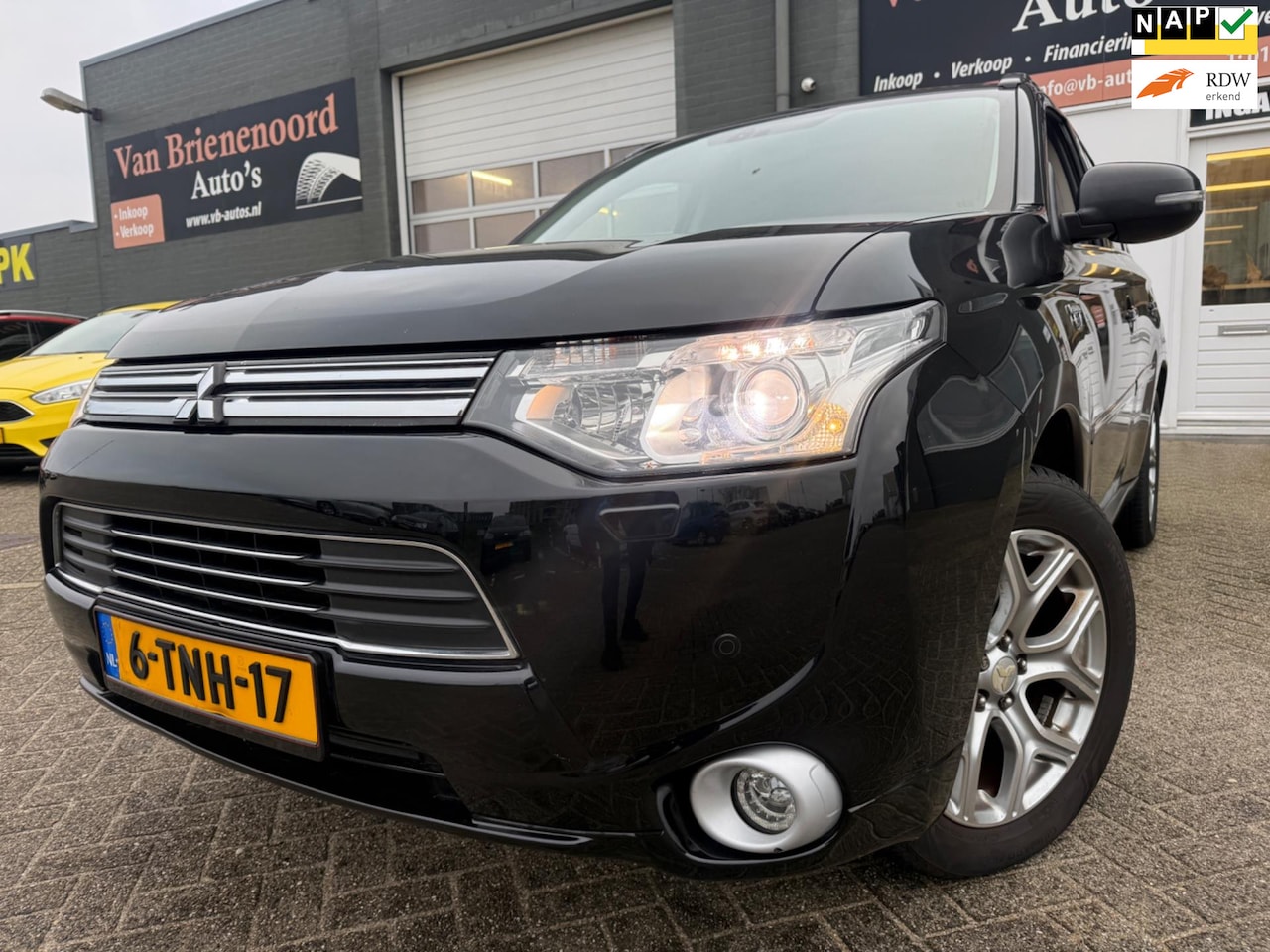 Mitsubishi Outlander - 2.0 PHEV instyle 2.0 PHEV instyle - AutoWereld.nl
