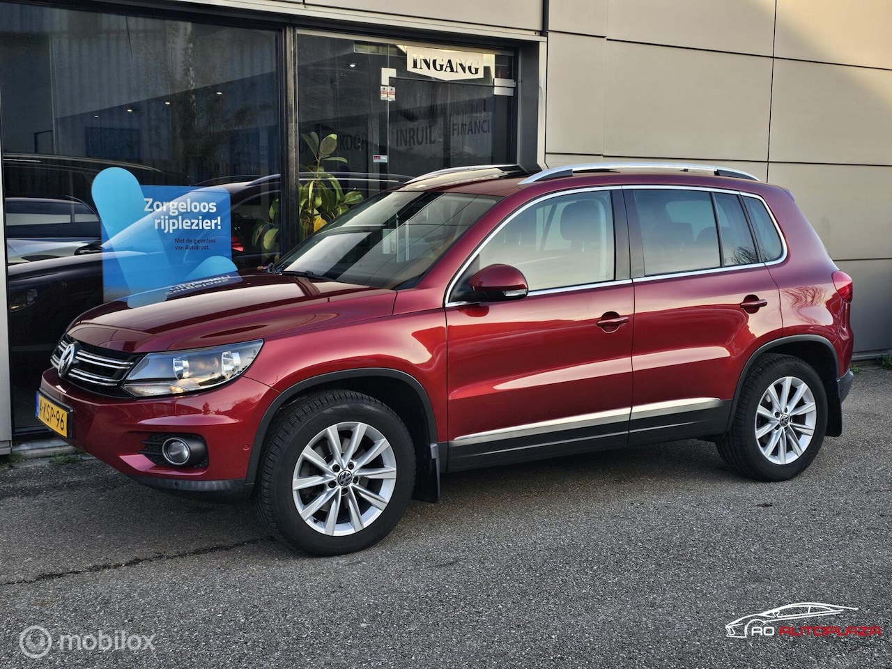 Volkswagen Tiguan - 2.0 TSI Track&Field 4Motion Panorama/Trekhaak - AutoWereld.nl